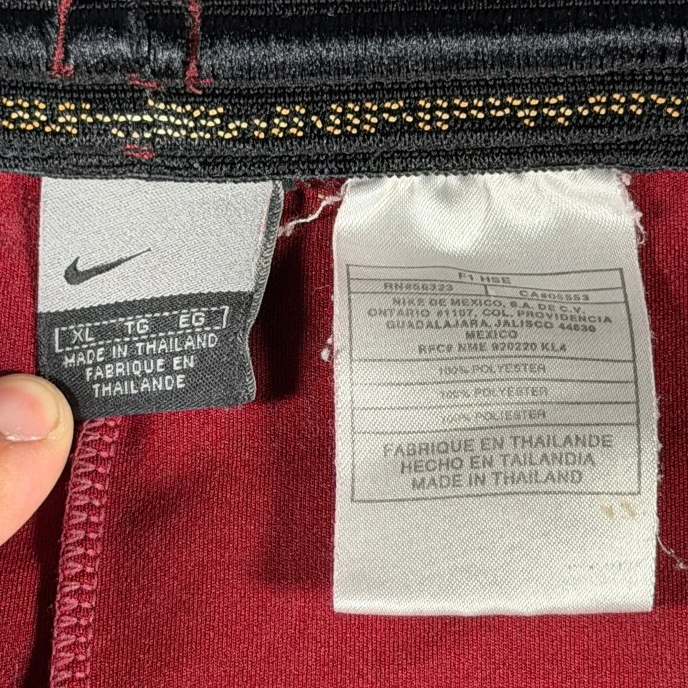 Vintage Nike Men XL Athletic Basketball Shorts Maroon White Swoosh Elastic Waist
